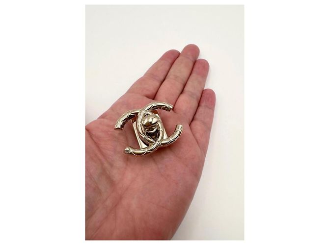 CHANEL chiusura  CC turnlock light gold D'oro - vista 9