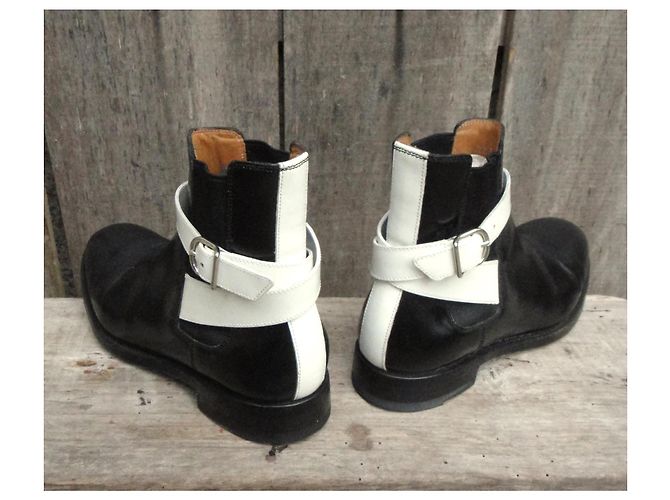 Botines Balenciaga de charol negro y blanco - vista 5