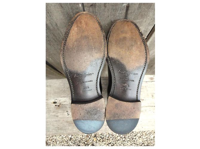 Botines Balenciaga de charol negro y blanco - vista 6