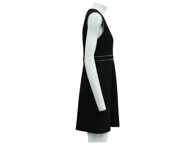 Diane Von Furstenberg Vestido negro con detalle en V - vista 3