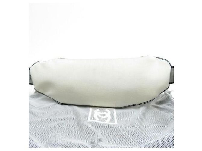 Borsa da viaggio Chanel Sport in nylon bianco e grigio - vista 2