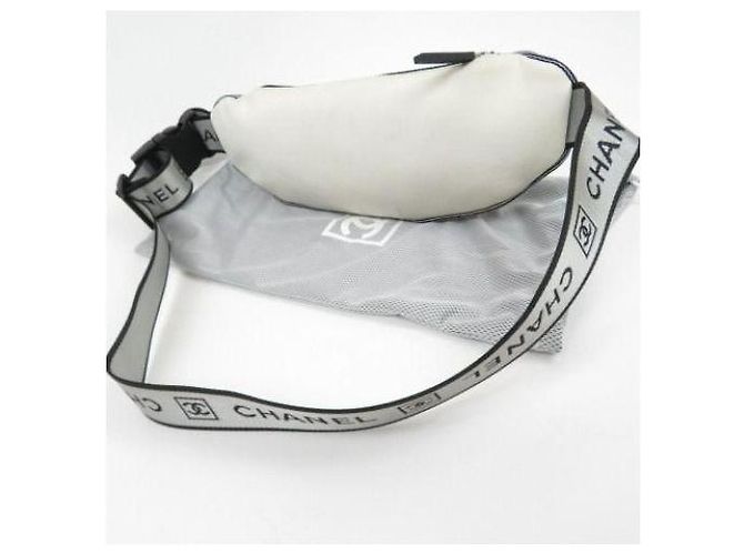 Borsa da viaggio Chanel Sport in nylon bianco e grigio - vista 5