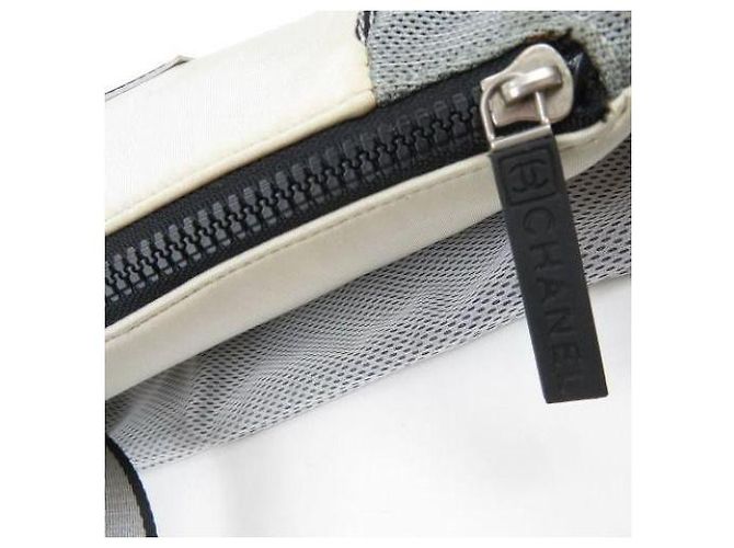 Borsa da viaggio Chanel Sport in nylon bianco e grigio - vista 6