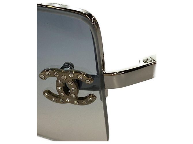 Occhiali da sole Chanel Blu e Argentati con Logo in Cristallo Argento - vista 4