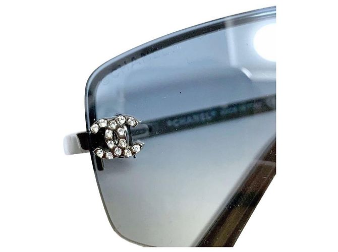 Occhiali da sole Chanel blu e argento in plastica - vista 8