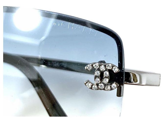 Occhiali da sole Chanel blu e argento in plastica - vista 9