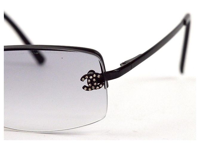Gafas de sol Chanel CC Logo sin montura con strass negros - vista 3