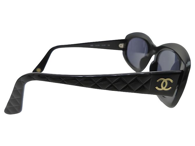 Occhiali da sole Chanel neri e dorati in plastica Nero D'oro - vista 3