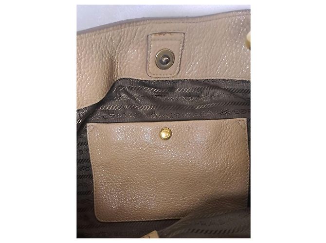 Borsa hobo Prada Cervo Lux in pelle beige dorato - vista 16