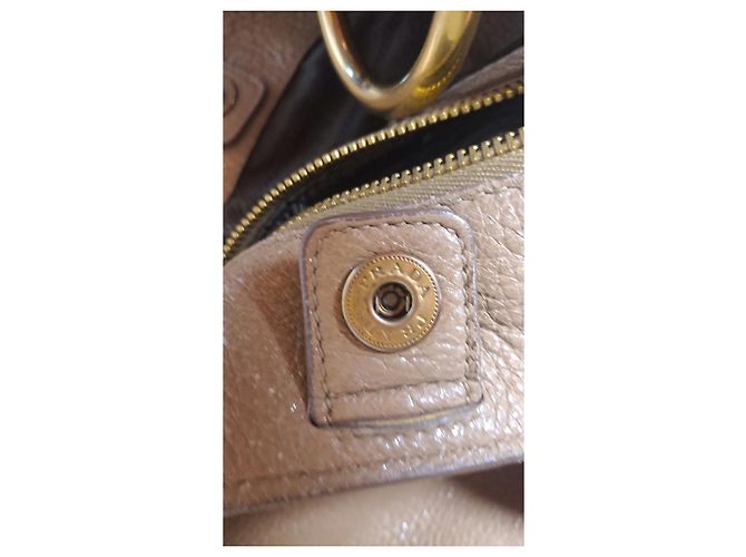 Borsa hobo Prada Cervo Lux in pelle beige dorato - vista 17