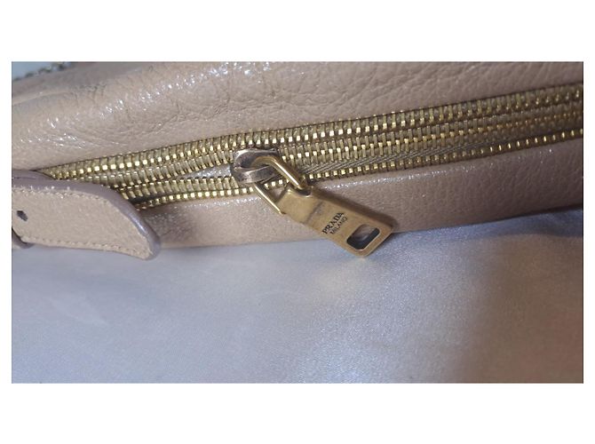 Borsa hobo Prada Cervo Lux in pelle beige dorato - vista 7
