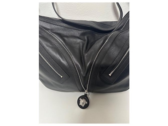 Borsa a spalla Hobo Repeat di Versace Nero - vista 2