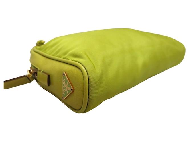Borsa Prada verde chiaro in nylon e pelle - vista 5
