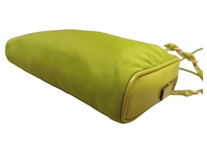 Borsa Prada verde chiaro in nylon e pelle - vista 6