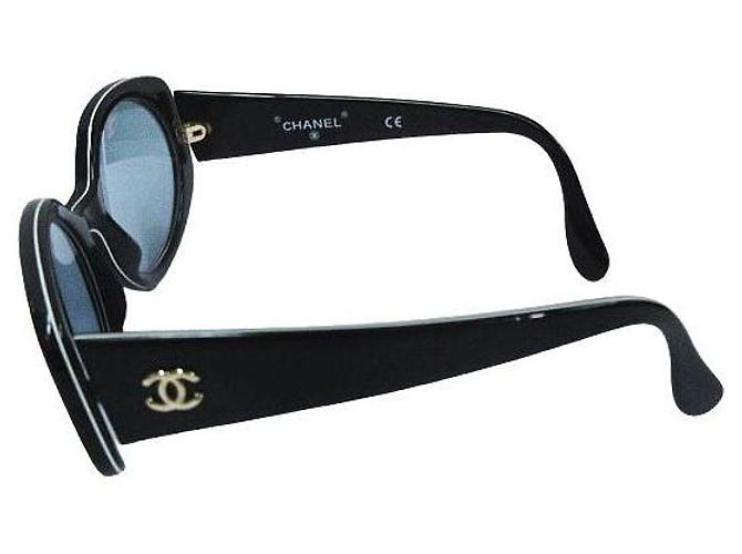 Chanel Sunglasses Black and Gold Plastic Golden - view 2