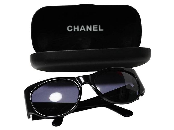 Chanel Occhiali da sole neri e oro Nero D'oro - vista 2