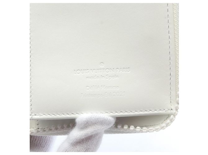 Louis Vuitton Zippy Wallet Vertical Taurillon Leather Long Wallet White - view 4