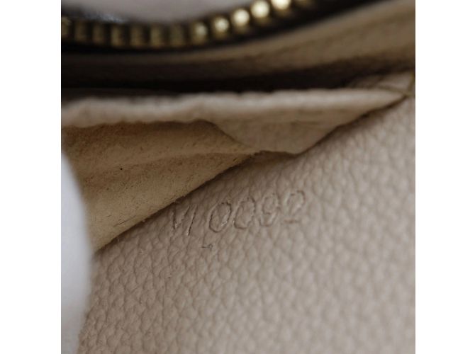 Pouch Truth Brush PM Louis Vuitton Marrone - vista 11