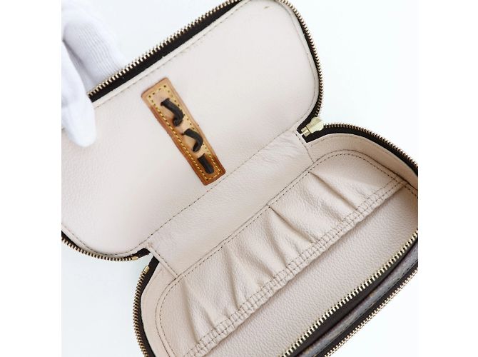 Pouch Truth Brush PM Louis Vuitton Marrone - vista 6