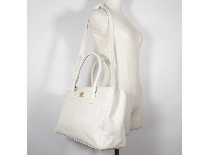 Borsa Executive Chanel in Pelle Caviar Bianca Bianco - vista 18