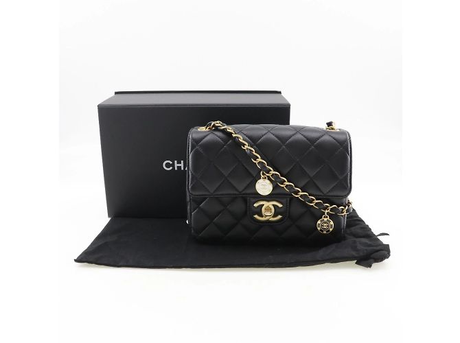 Chanel Matelasse Shoulder Bag Black - view 10