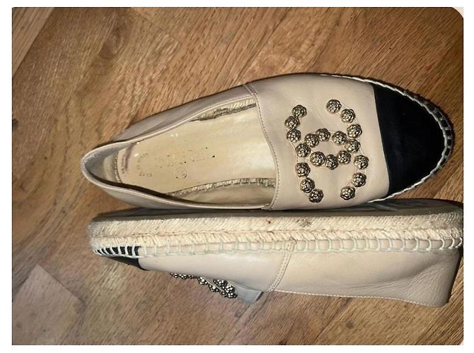 Cambon Espadrilhas Chanel de couro bege logo CC Camélia - vista 4