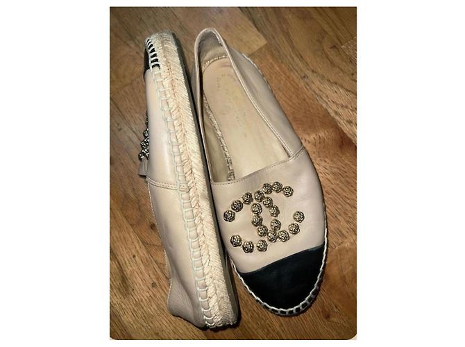 Cambon Espadrilhas Chanel de couro bege logo CC Camélia - vista 5