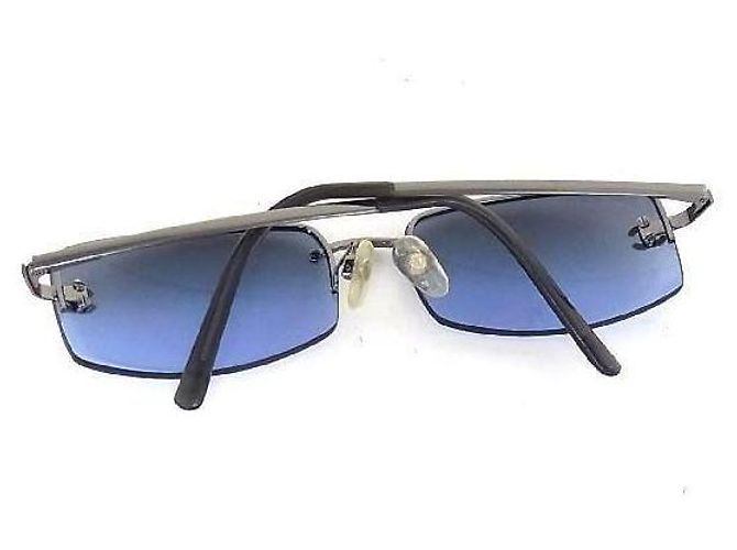 Occhiali da sole Chanel CC Logo senza montatura con strass blu navy - vista 4