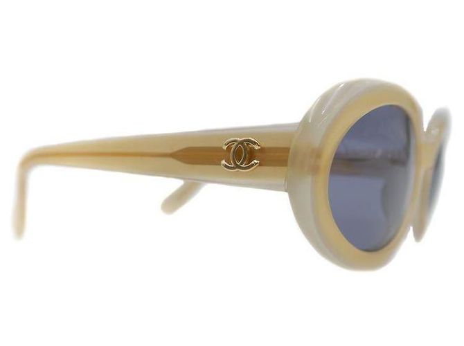 Gafas de sol Chanel Kurt Cobain Crema Oro Logo CC Dorado Crudo - vista 3