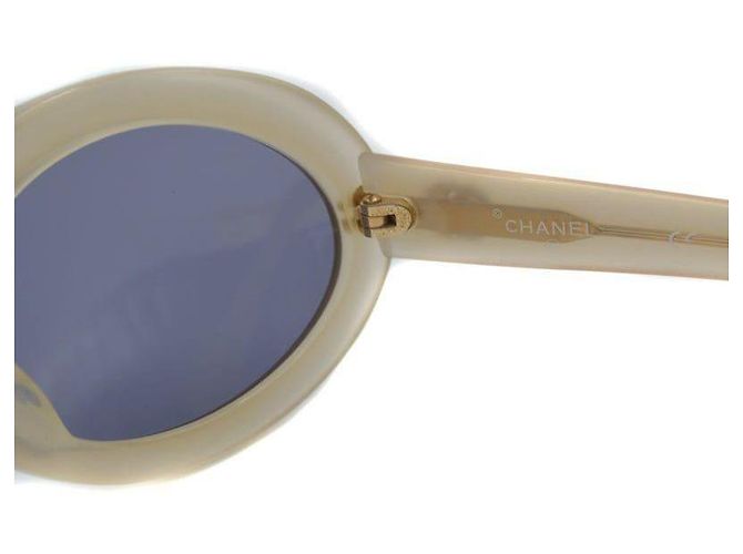 Gafas de sol Chanel Kurt Cobain Crema Oro Logo CC Dorado Crudo - vista 4