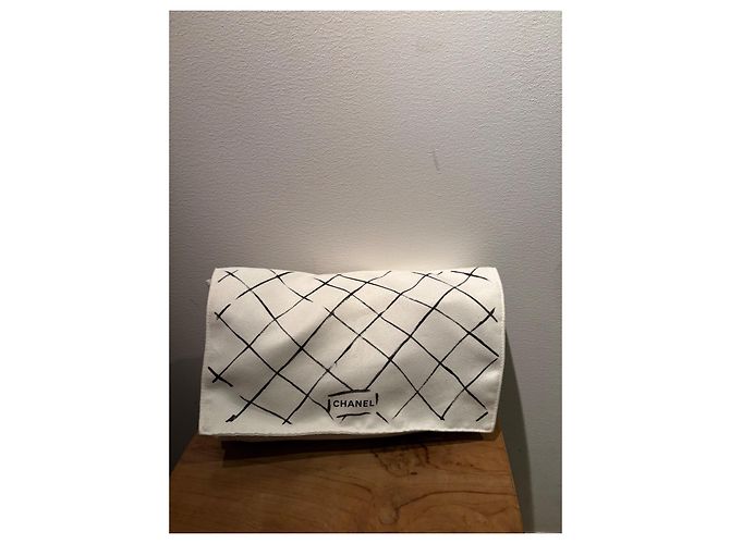 Collezione Crociera 2015 di Chanel Timeless a Dubai Blu chiaro - vista 14