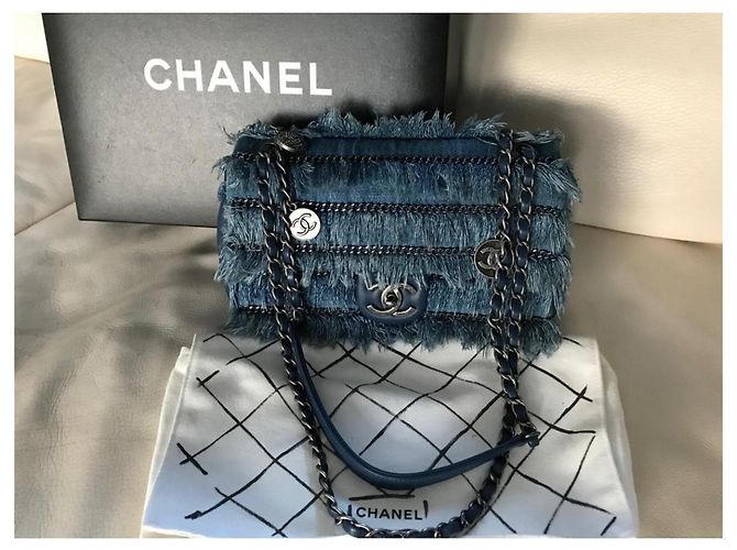Collezione Crociera 2015 di Chanel Timeless a Dubai Blu chiaro - vista 2
