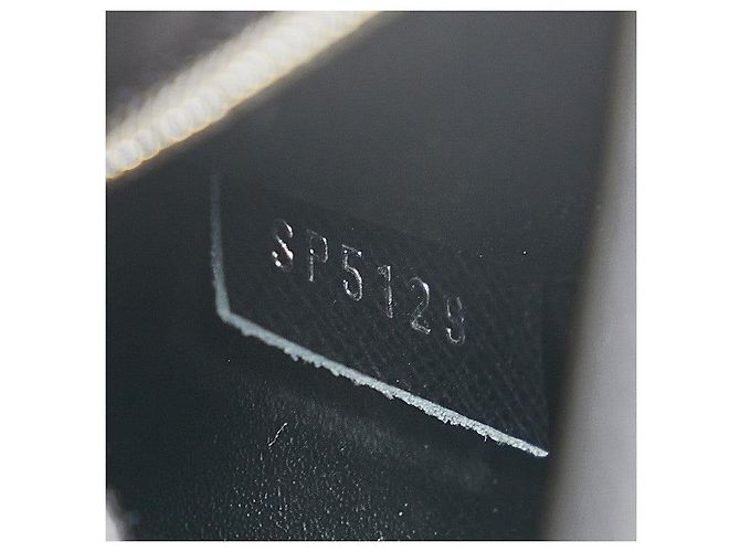 Borsa a tracolla in pelle Twist Louis Vuitton M68560 Nero - vista 6