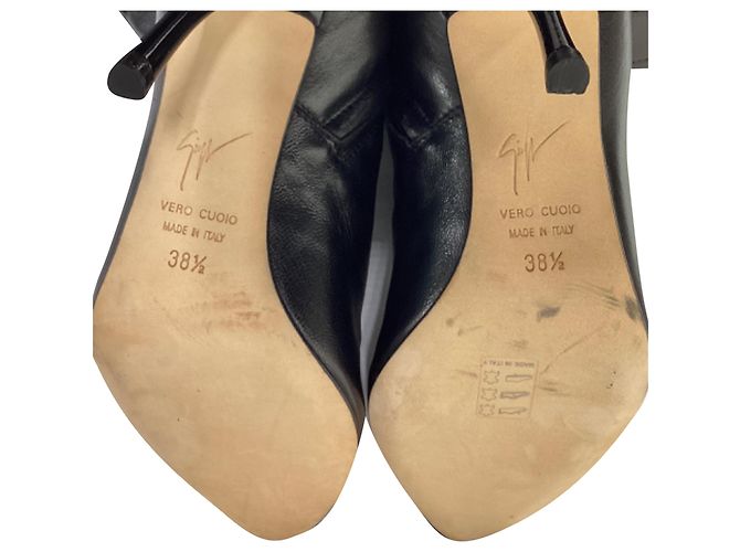 Stivali alti con zip e tacco in pelle nera di Giuseppe Zanotti Nero - vista 7