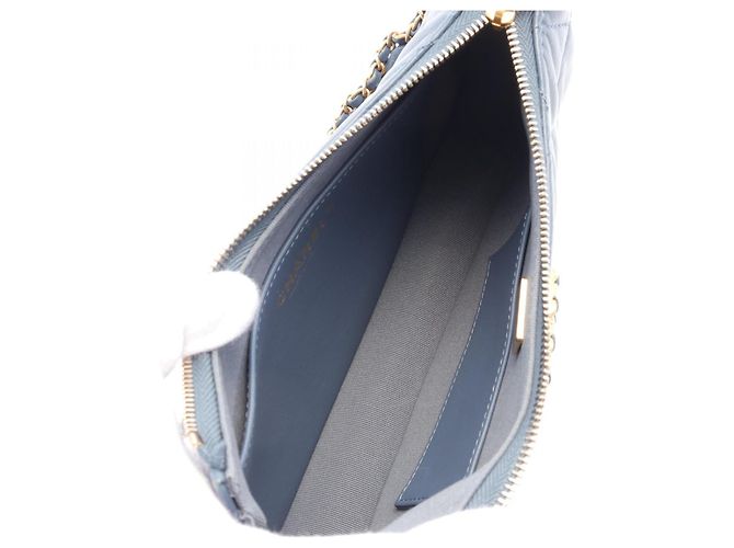 Chanel 19 Matelasse Hobo Handbag Leather Blue - view 3
