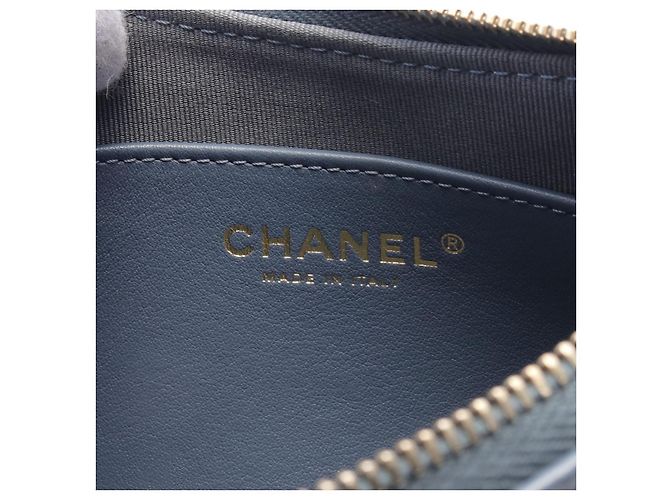 Chanel 19 Matelasse Hobo Handbag Leather Blue - view 4