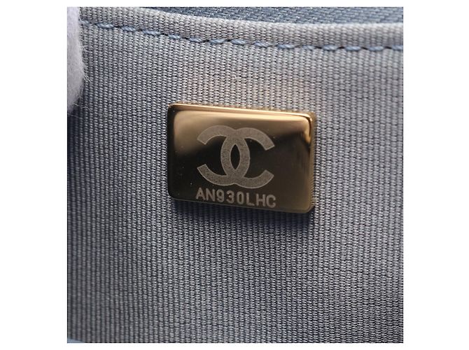 Chanel 19 Matelasse Hobo Handbag Leather Blue - view 5