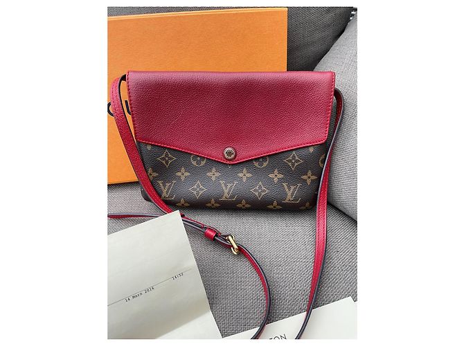 Louis Vuitton borsa a tracolla Twice marrone rossa tela Rosso - vista 4