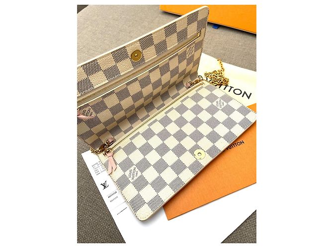 Louis Vuitton Pochette Summer Trunks Damier Azur Beige - vista 10