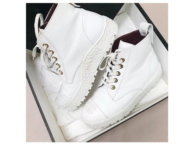 Chantal Thomass Botas de combate Chanel 2021 con logo CC entrelazado talla 37 - vista 2