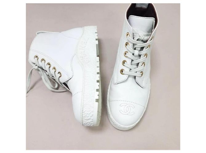 Chantal Thomass Botas de combate Chanel 2021 con logo CC entrelazado talla 37 - vista 4