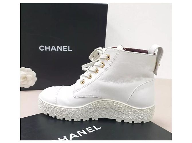 Chantal Thomass Botas de combate Chanel 2021 con logo CC entrelazado talla 37 - vista 5