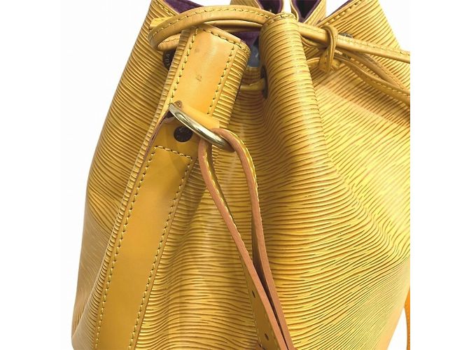 Borsa a spalla Louis Vuitton Epi Noe M44009 Giallo - vista 4