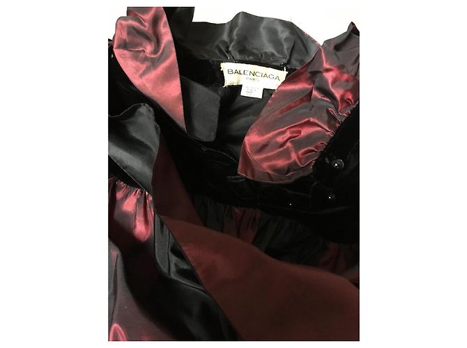 Abito lungo Balenciaga in velluto e taffetà nero e rosso scuro - vista 3