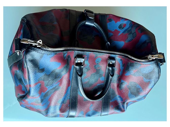 Abbesses Louis Vuitton Keepall 45 camouflage Damier Rosso Multicolore Blu scuro - vista 12