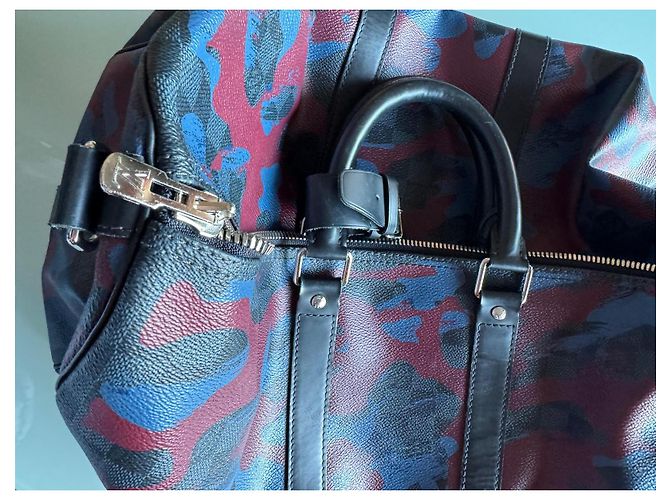 Abbesses Louis Vuitton Keepall 45 camouflage Damier Rosso Multicolore Blu scuro - vista 7
