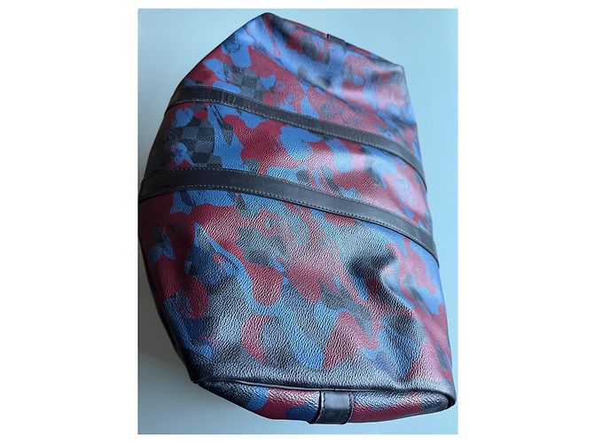 Abbesses Louis Vuitton Keepall 45 camouflage Damier Rosso Multicolore Blu scuro - vista 9