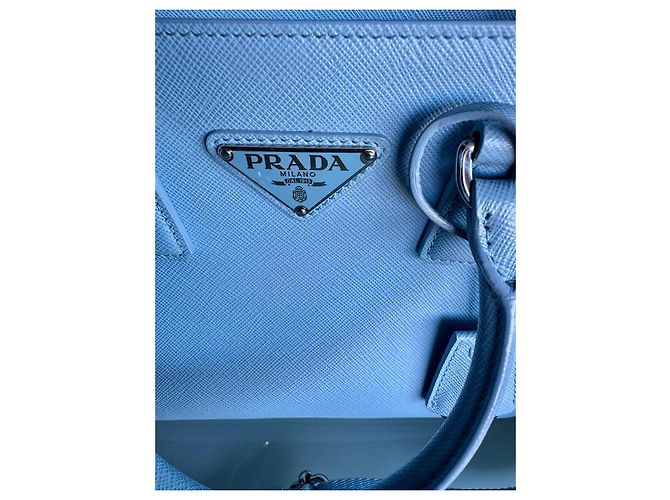 Prada Handtasche aus Leder Hellblau - Ansicht 3