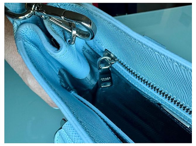 Prada Handtasche aus Leder Hellblau - Ansicht 5