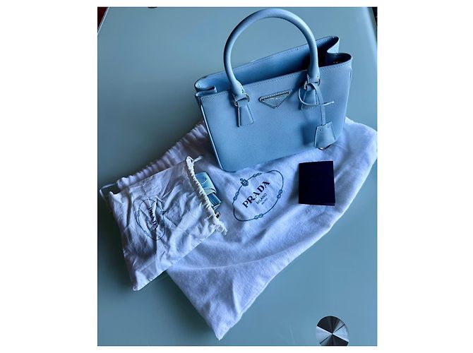 Prada Handtasche aus Leder Hellblau - Ansicht 8